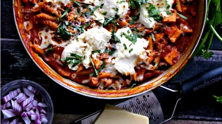 Brzinski ručak: Zapečena tjestenina s piletinom i mozzarellom