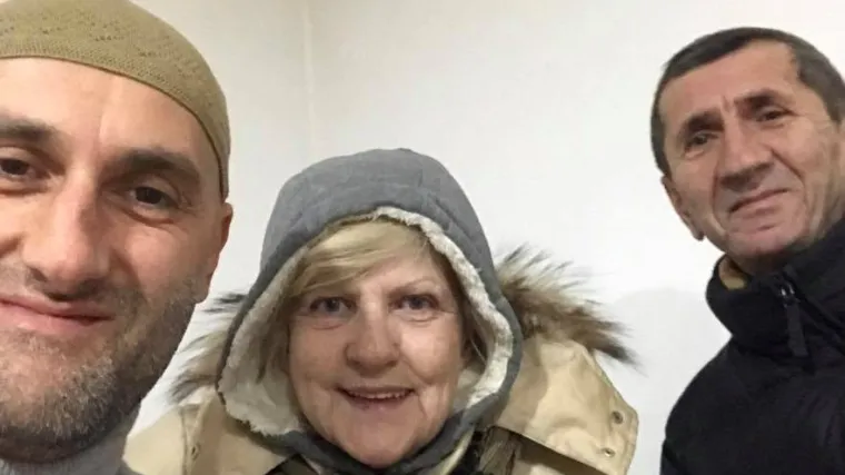 Sarajevski imam koji je odu&scaron;evio dru&scaron;tvene mreže u džamiji primio prve goste: 'Sretan sam da im možemo pružiti utoči&scaron;te i skloni&scaron;te od zime'