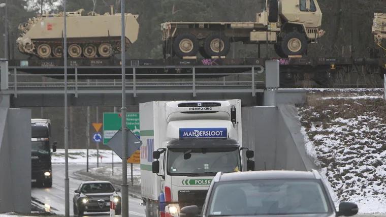 Novo naoružavanje 'zapadnog bloka': američka oklopna vozila stigla u Poljsku