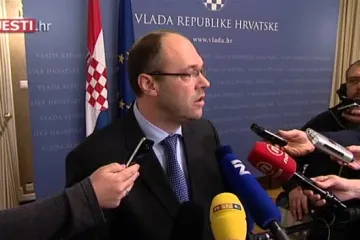 Stier: 'Izjava Erjaveca izraz je njegove nervoze, sigurno neće ništa postići maltretiranjem hrvatskih turista'