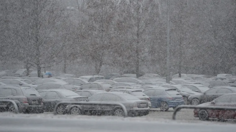 Snijeg uzrokovao kaos i u Sloveniji: ceste se zatvaraju, bolnice pune pacijenata s prijelomima
