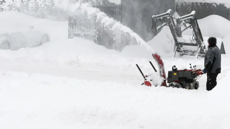 Snježne oluje u Njemačkoj i Francuskoj: promet potpuno paraliziran, 237.000 kućanstava bez struje