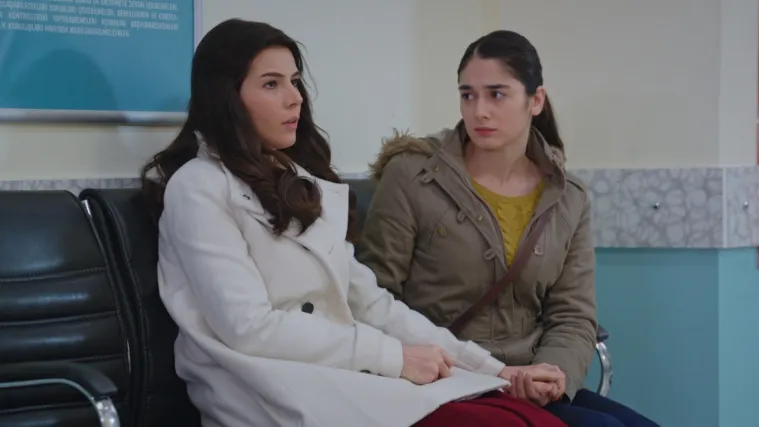 Kahraman se budi nakon operacije. Prvo na &scaron;to pomisli je Elif (Sudbina)