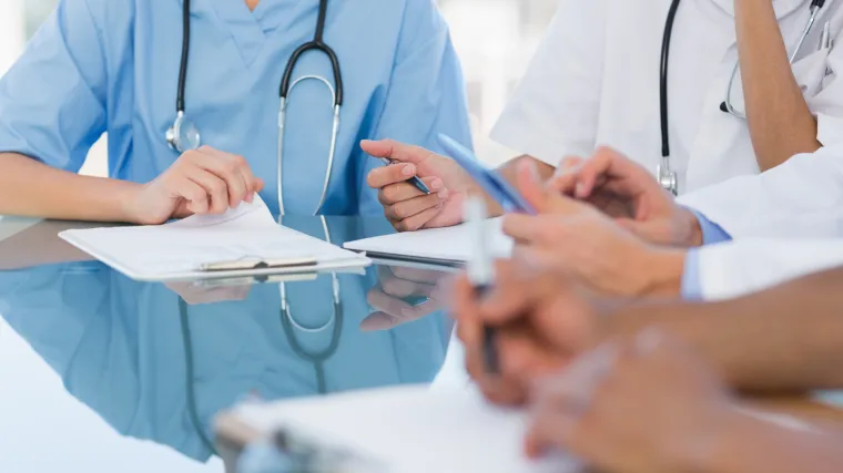 Stotine medicinskih sestara zbog neusklađenosti ministarstava i Komore ne mogu se zaposliti