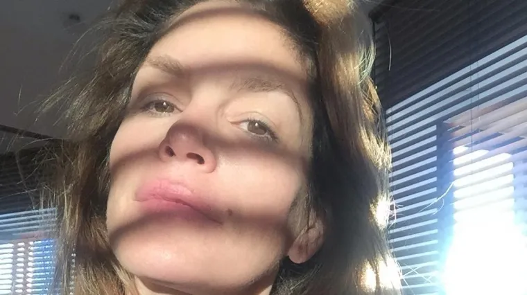 Ljepotica u 50. godini objavila selfie bez šminke, nevjerojatno kako izgleda