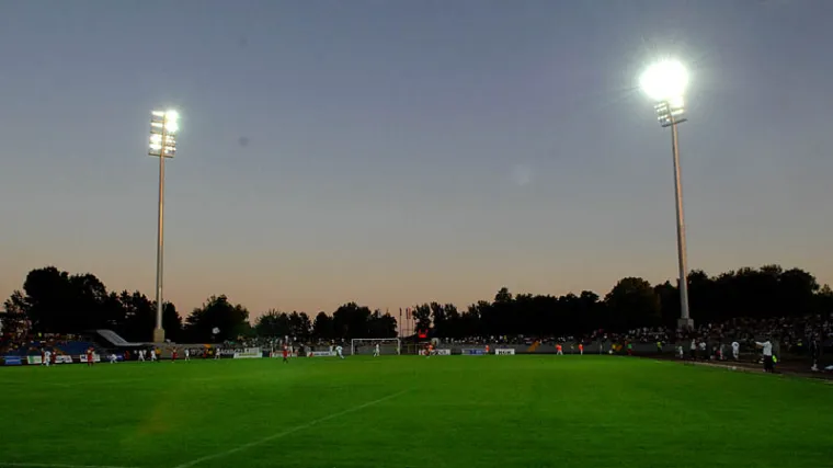 Grad Karlovac spasio reflektore od prodaje, biv&scaron;i igrači NK Karlovca ostaju bez plaća