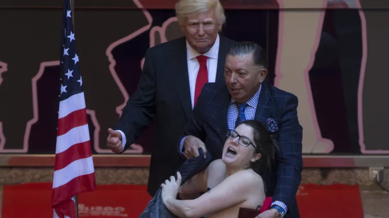 Golim grudima na Trumpovo međunožje: aktivistica izvela smjelu akciju u &Scaron;panjolskoj
