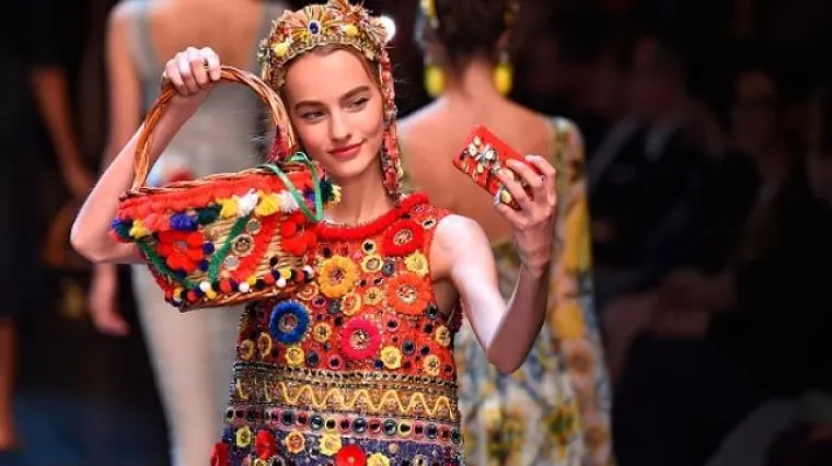 Ovo proljeće se nose slamnate torbe. Imate li svoju?