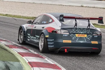 Teslin trkaći Model S do stotke doleti za 2,1 sekundu