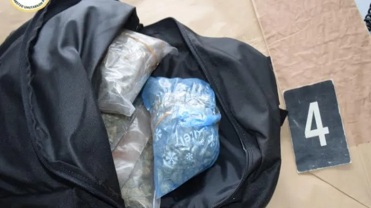 Uhićena dvojica dilera, zaplijenjeno 10 kilograma marihuane