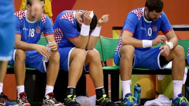 Drski lopovi tijekom utakmice provalili u kombi Kauboja i ukrali im opremu!