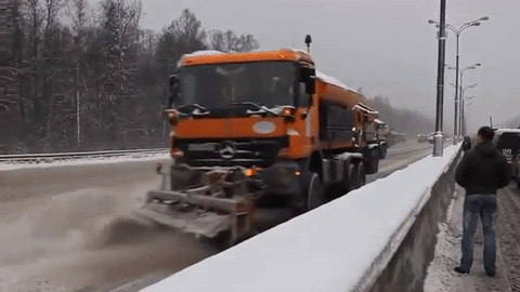 Jeste li se ikada zapitali kako ruska zimska služba čisti ceste?