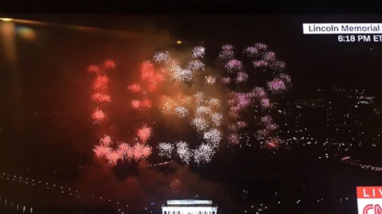 Vatromet za Trumpa umjesto 'USA' ispisao 'USR': 'Čini se da je Putin hakirao i inauguraciju'