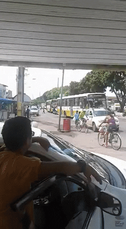 Kako Spiderman zapravo putuje gradom