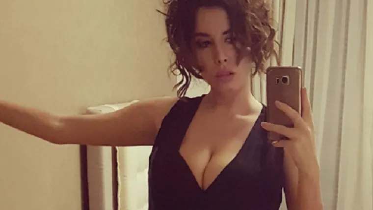 Talijanski i nizozemski mediji se raspisali o njenoj glazbi - i dekolteu