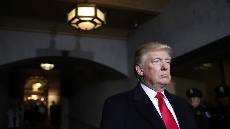 Trump se idući tjedan sastaje s Theresom May, a s meksičkim predsjednikom 31. siječnja