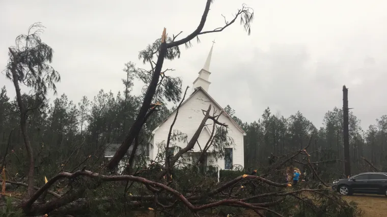 Žestoka oluja popraćena snažnim vjetrovima i jakom ki&scaron;om pogodila jugoistok SAD-a, 15 mrtvih