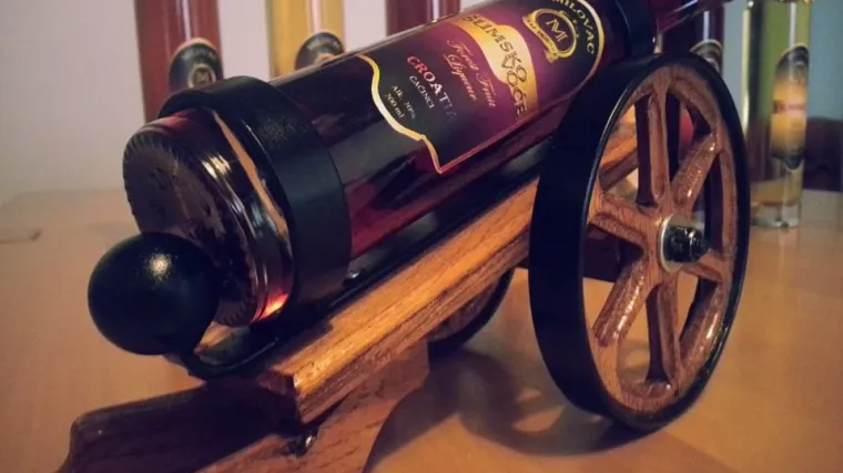 Ostao bez posla na željeznici pa se bacio na rakiju - i nije mogao bolje odabrati