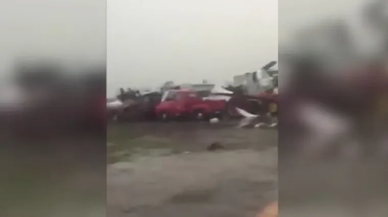 Snažne oluje i nekoliko tornada usmrtili najmanje 18 osoba na jugoistoku Amerike