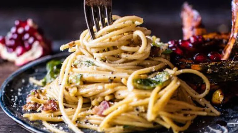 Brzinski ručak: &Scaron;pageti u finom umaku s kobasicama, prokulicama i jajima