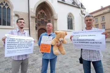 'Svakodnevno trpimo nasilje, nepravdu i diskriminaciju jer su Centri za socijalnu skrb naklonjeni majkama'