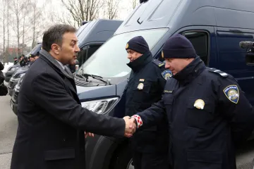 Ministar unutarnjih poslova uručio graničnoj policiji nova vozila - 23 Schengen busa za nadzor državnih granica