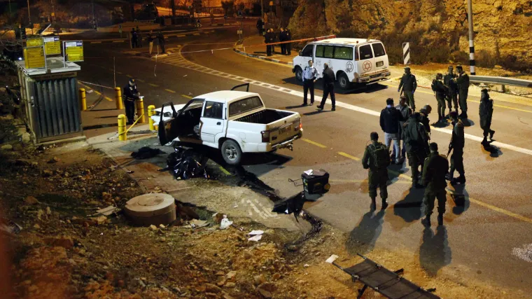 Izraelski vojnici ubili Palestinca koji se automobilom zaletio u autobusnu postaju
