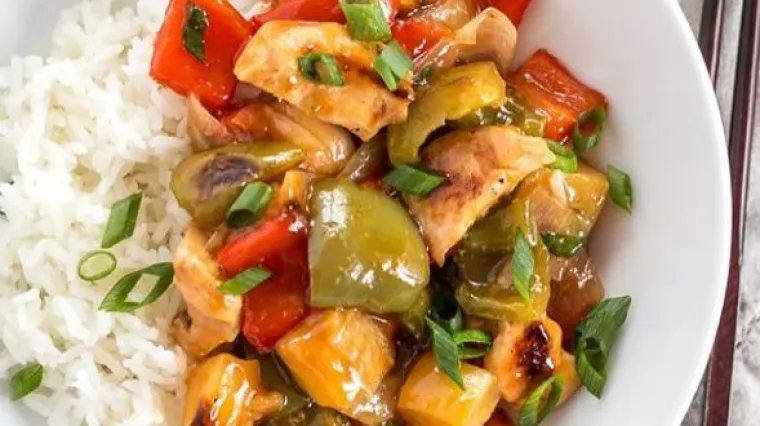 Brzinski ručak: Piletina s povrćem i rižom u slatko-kiselom umaku
