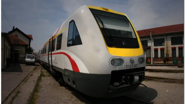 Prosvjed zbog vlaka: građani potpisuju peticiju jer nagibni vlak više ne staje u Vrhovinama