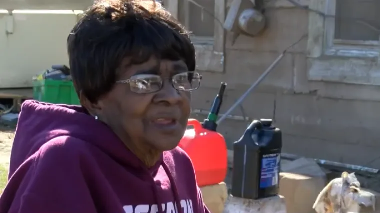 Vožnja koju neće tako brzo zaboraviti: žena letjela sa sinom u kadi nakon &scaron;to ih je podignuo tornado!