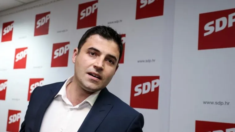 'Imamo Vladu koja &scaron;titi plagijatore i ne donosi odluke'