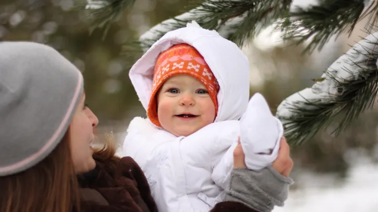 Prva bebina zima: na &scaron;to trebate paziti i kako ju obući?