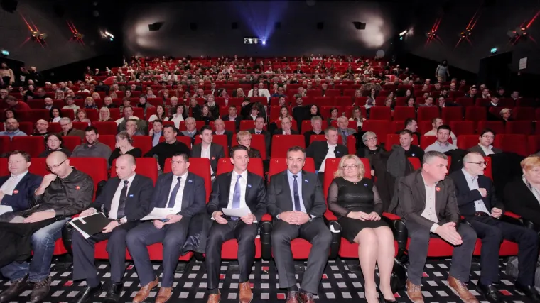 Petrov kao važan 'kotačić' spominje borbu protiv korupcije, a Postaj smatra da treba rasteretiti 'mostovce' koji su na visokim dužnostima