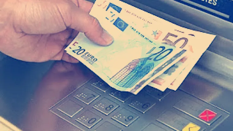 Pala banda koja je upadala u sustave banaka, preuzimala nadzor nad bankomatima i isplaćivala novac