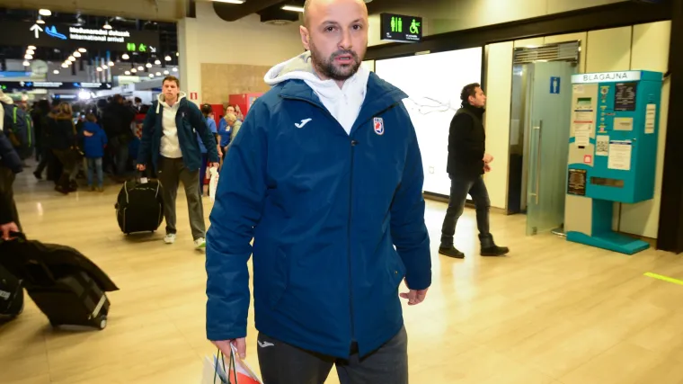 Naveliko se priča o Babićevoj smjeni, a mi vam otkrivamo kako po tom pitanju di&scaron;e svlačionica!