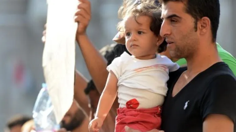 Italija poziva na solidarnost: prihvatili 41 izbjeglicu iz Sirije, dočekali ih na aerodromu s balonima