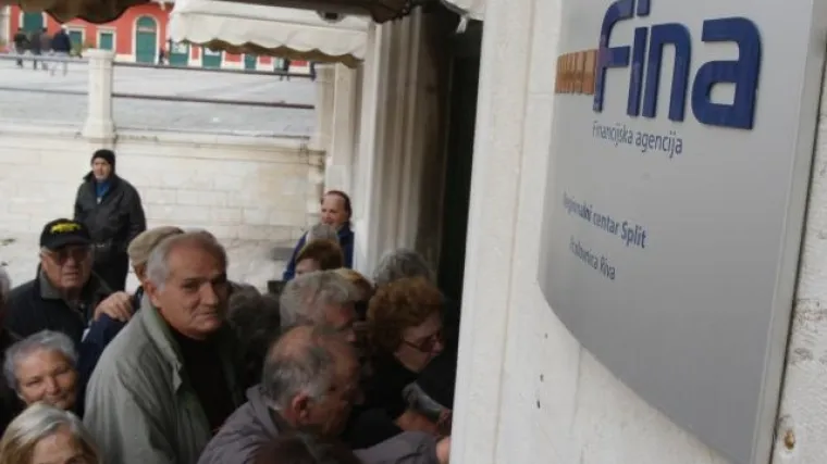 Pljačka u Zagrebu: maskirani razbojnici upali i opljačkali poslovnicu Fine