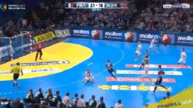 Pogledajte ovo lomljenje gležnjeva rukometnog Messija