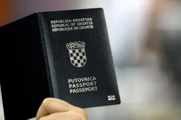 MUP: od danas pojeftinjuju pristojbe za putovnice, vozačke dozvole, registracije