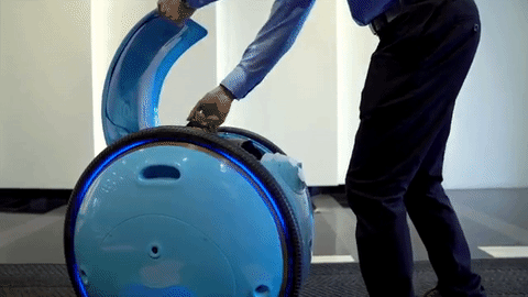 Piaggio, najpoznatiji po skuterima Vespa, proizveo robota za no&scaron;enje namirnica