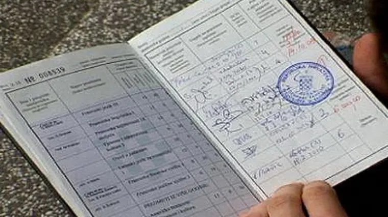 Student koji će pasti godinu traži savjet: 'Zapalio sam pljugu previ&scaron;e, otvorio knjigu premalo, faks vidio na slikama'