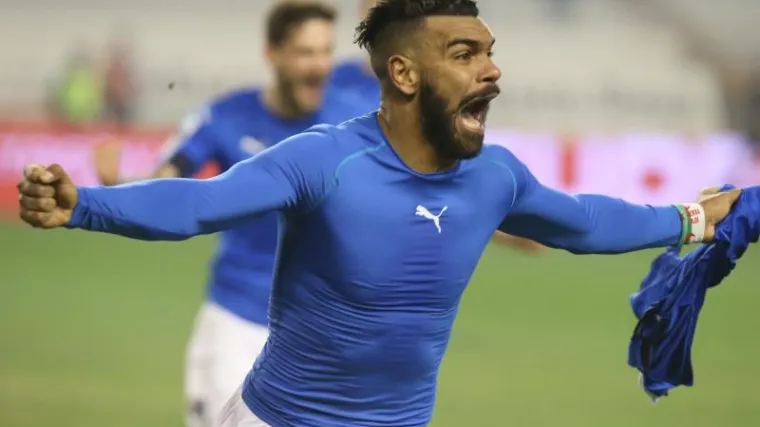 Nisu ga zbunili ni Henriquez ni Fernandez, znao je da je točan odgovor Soudani