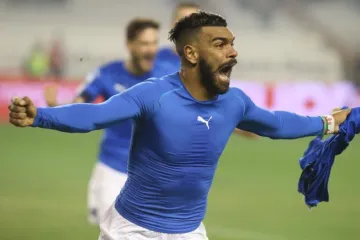 Nisu ga zbunili ni Henriquez ni Fernandez, znao je da je točan odgovor Soudani