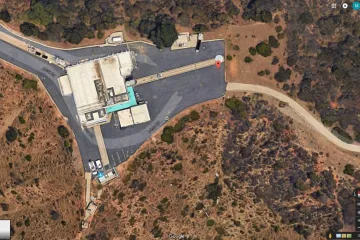 NASA-ini inžinjeri objavili selfie s predmetom koji izgleda poput 'zarobljenog NLO-a'