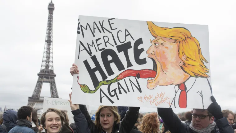 'NE Trumpu, NE ratu!' Tisuće ljudi prosvjeduje na ulicama Londona, Pariza, Australije...