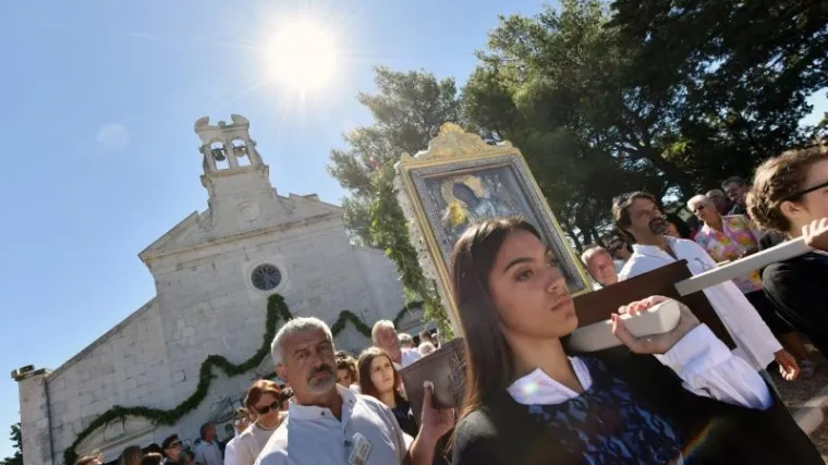 Koliko je točna često propagirana tvrdnja da su Hrvati 'nacija vjernika'?