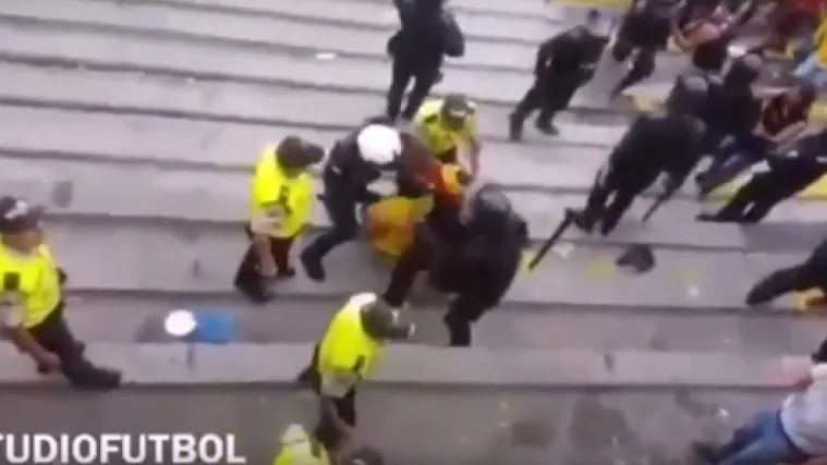 Krvava stadionska tučnjava huligana u Ekvadoru u kojoj su kori&scaron;teni i noževi