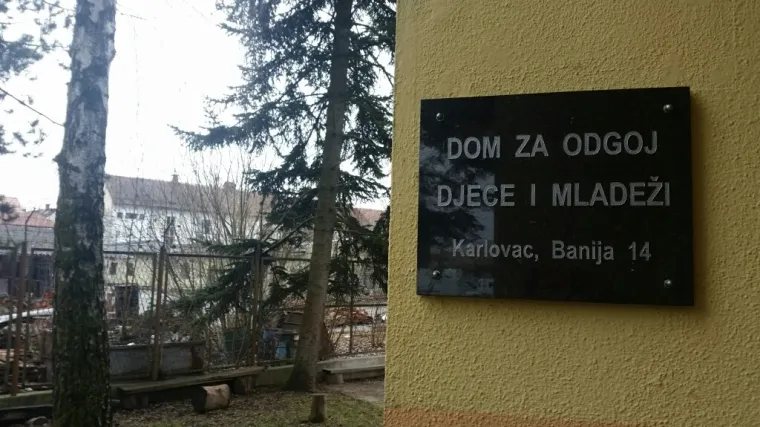 Mladi Iračanin &scaron;tićenik je Doma za odgoj djece i mladeži &ndash; pretukli ga izvan ustanove, čeka operaciju u KBC-u Dubrava