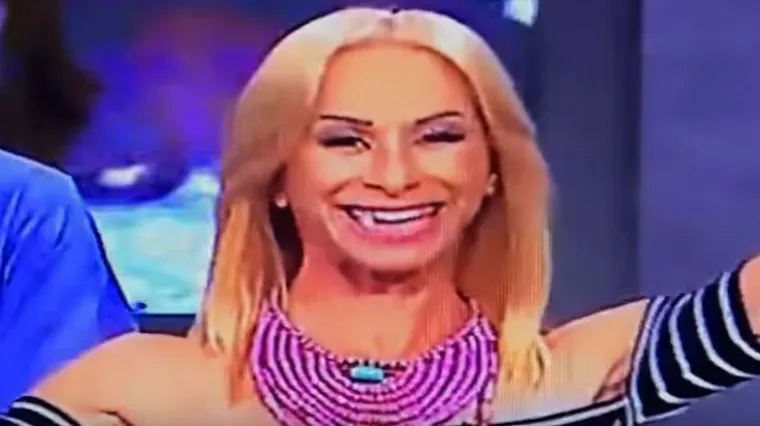 Publika umrla od smijeha: voditeljici ispao zub u emisiji uživo pa se poku&scaron;ala opravdati da je to bombon