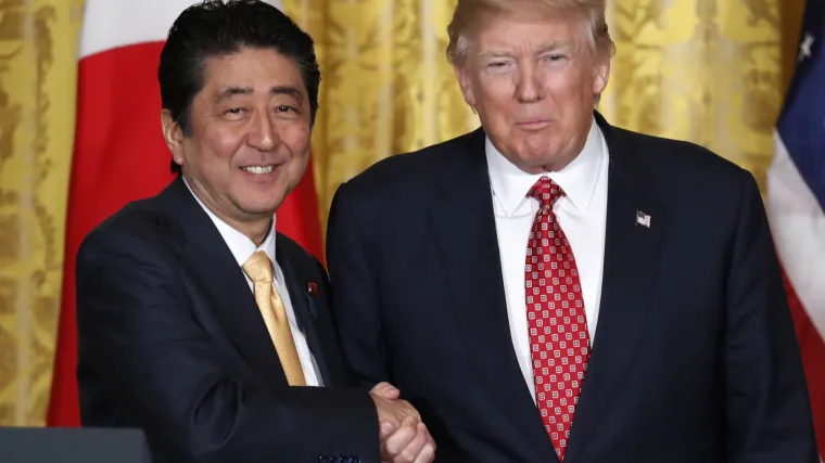 Izgubljeni u prijevodu: Trump je imao malih problema tijekom zajedničke konferencije s japanskim premijerom